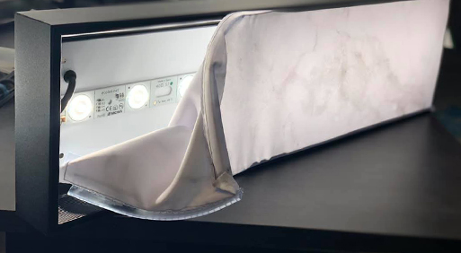 Caisson lumineux avec toile tendu éclairée