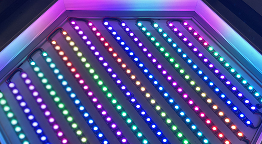 Caisson lumineux avec toile tendu éclairée LED pixel